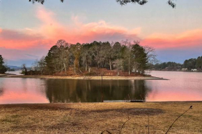 Waterfront Home with Dock about 3 Mi to Oaklawn Racing!